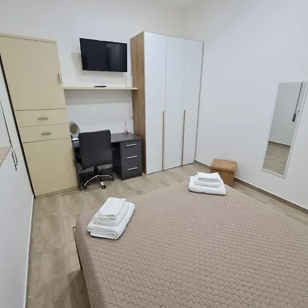 Apartment Del Mandorlo